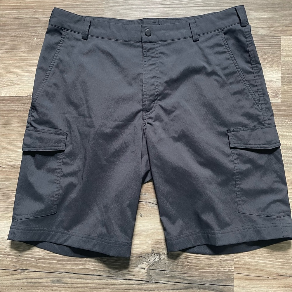 Nike Black Cargo Shorts with Durable Design